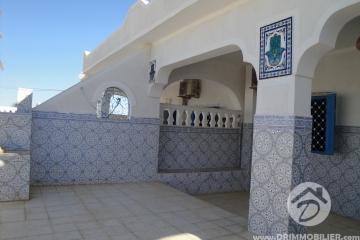 L 18 -                            بيع
                           Villa Meublé Djerba